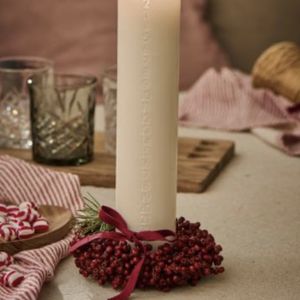 Hovedbilde Krans av r&oslash;d treperler &Oslash;13,5cm                    ...